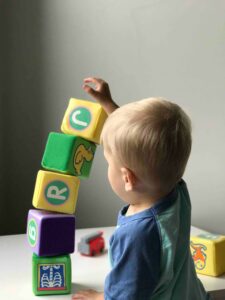 child playing
