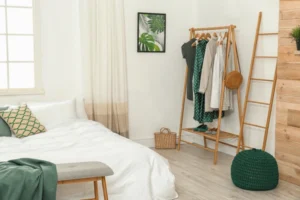 minimalist summer wardrobe