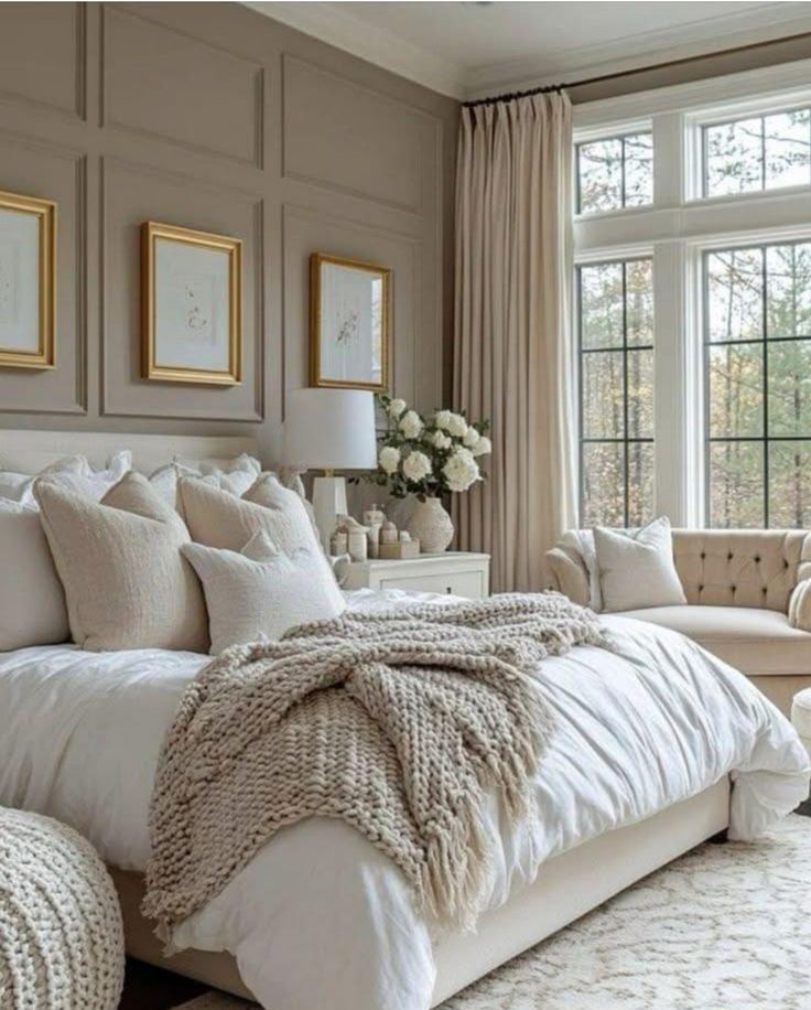 minimalist chic bedroom