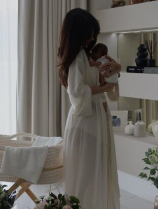 Minimalist Newborn Essentials: A Calm & Simple Guide for New Moms