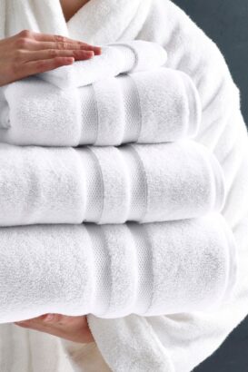 My Simple Laundry Routine: How I Organize Washing Days for a Calm, Fresh Home