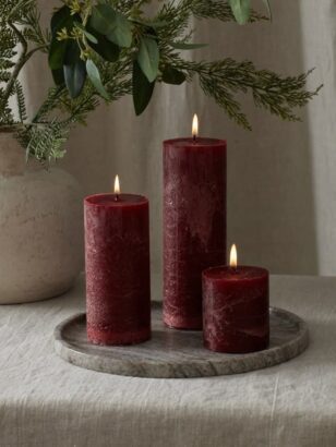 Burgundy Christmas Decor — A Touch of Warm Luxury for the Holidays