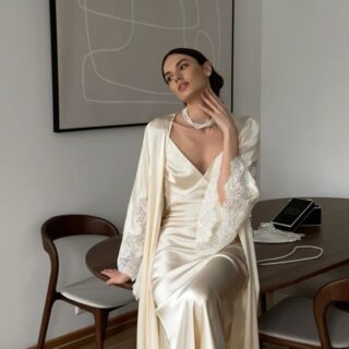 10 Luxury Home Scent Ideas to Make Your Space Smell Feminine, Cozy & Expensive