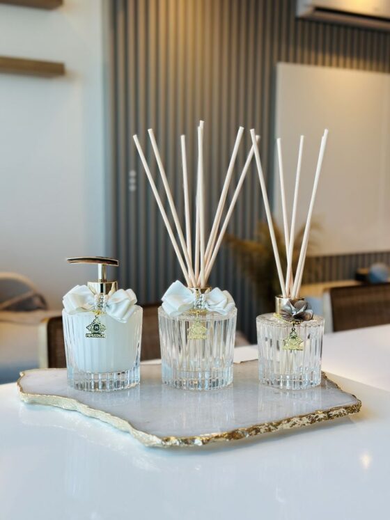 10 Luxury Home Scent Ideas to Make Your Space Smell Feminine, Cozy & Expensive