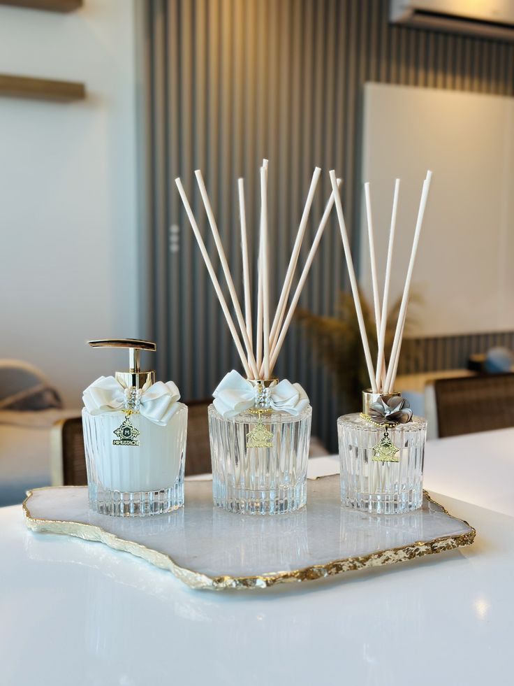 10 Luxury Home Scent Ideas to Make Your Space Smell Feminine, Cozy & Expensive