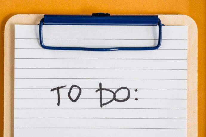 A to-do list on a clipboard